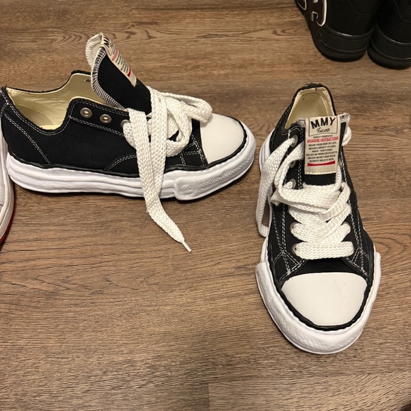 Great condition custom black/white chuck style shoes - Picture 1 of 2